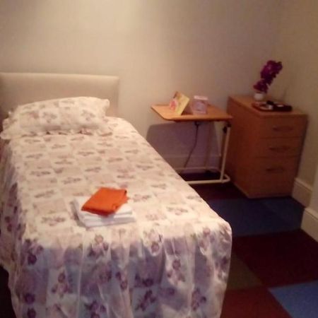 Carer 4 You Residential Home Upholland Eksteriør bilde