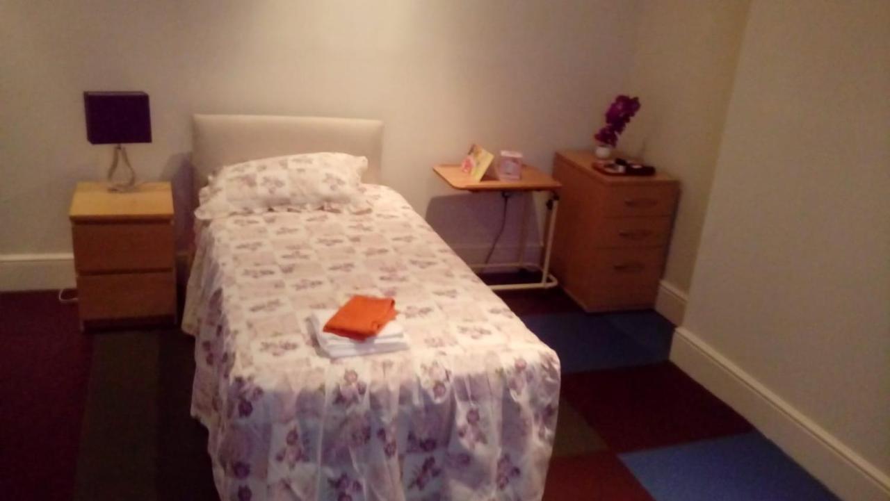 Carer 4 You Residential Home Upholland Eksteriør bilde