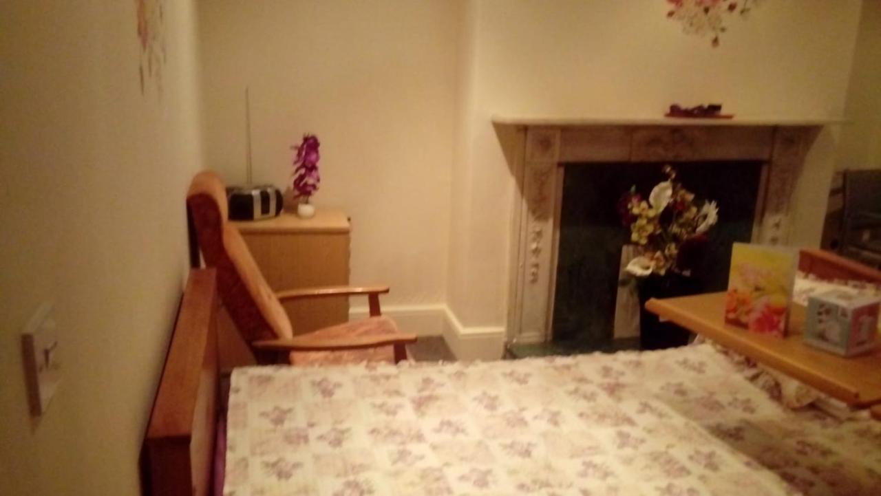 Carer 4 You Residential Home Upholland Eksteriør bilde