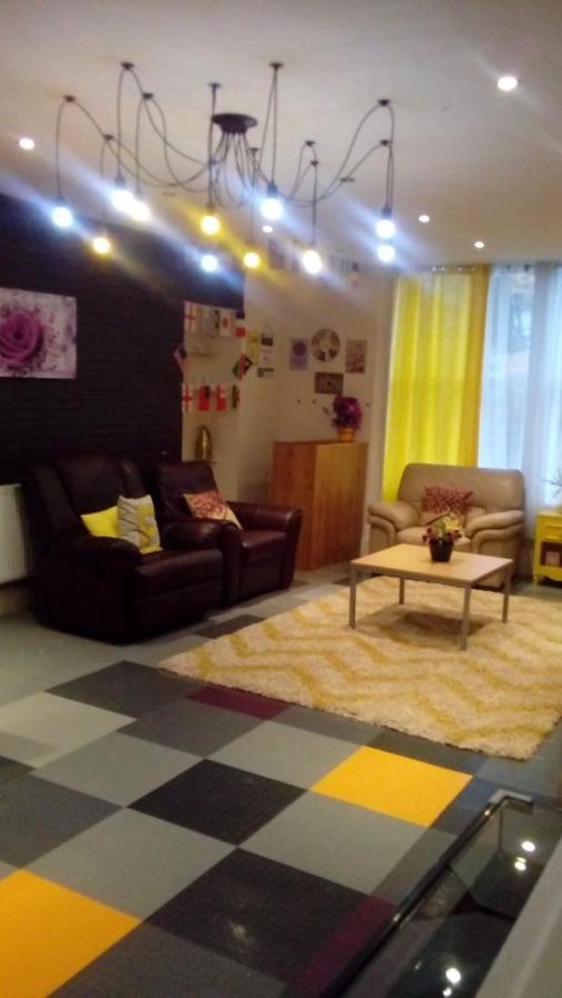 Carer 4 You Residential Home Upholland Eksteriør bilde