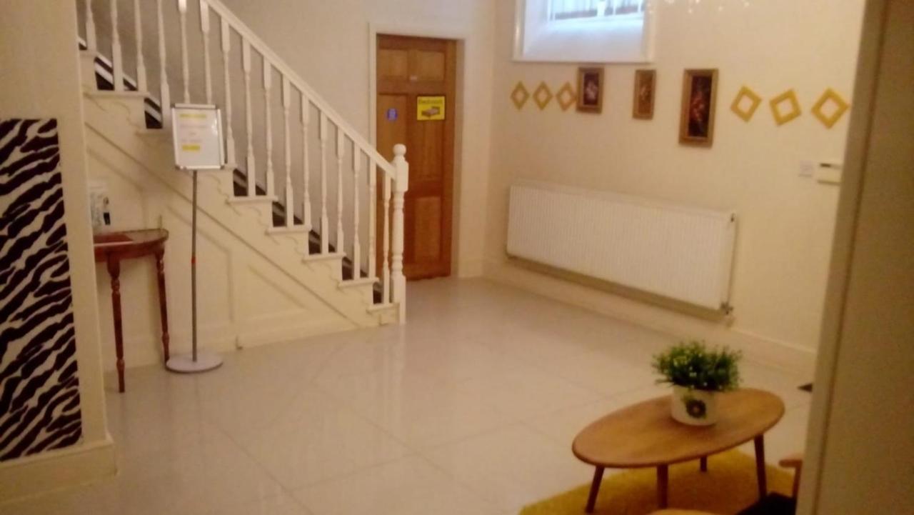 Carer 4 You Residential Home Upholland Eksteriør bilde